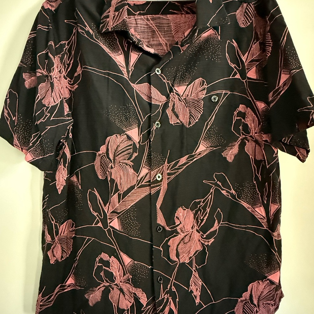 Tori Richard Black and Pink Iris/Orchid Floral Men's Aloha Shirt